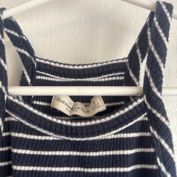 Abercrombie & Fitch striped high neck crop top - Picture 2 of 4